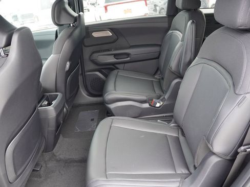 New 2027 Kia Telluride S image 11