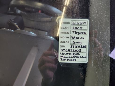 Used 2005 Toyota Matrix image 16