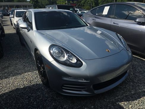 Used 2015 Porsche Panamera 4 AWD/4WD image 2