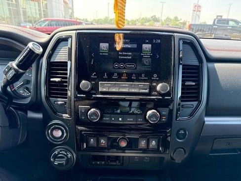 Used 2023 Nissan Titan PRO-4X w/ Pro-4x Convenience Package AWD/4WD image 8