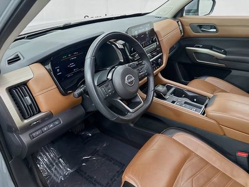 Used 2024 Nissan Pathfinder Platinum w/ Cargo Package FWD image 9