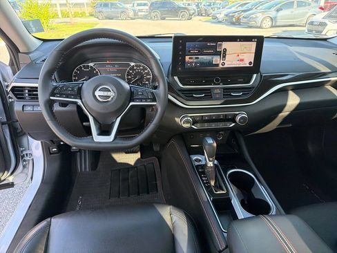 Used 2023 Nissan Altima 2.5 SR w/ SR Premium Package FWD image 31