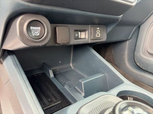 Used 2025 Ford Maverick Lobo AWD/4WD image 18