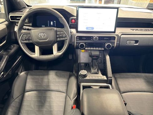 Used 2024 Toyota Tacoma TRD Off-Road w/ TRD Off Road Premium Package AWD/4WD image 10