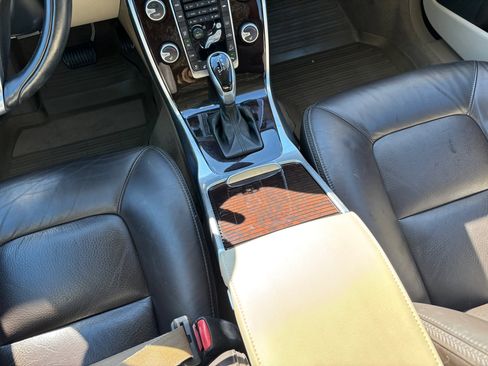 Used 2015 Volvo XC70 T6 Platinum image 17