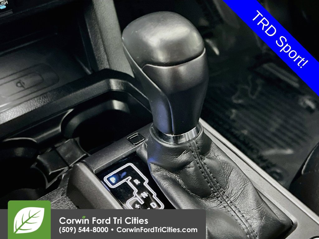 Used 2020 Toyota Tacoma TRD Sport w/ TRD Premium Sport Package AWD/4WD image 9