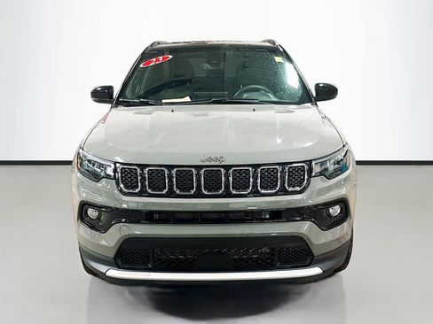 Used 2023 Jeep Compass Limited image 4