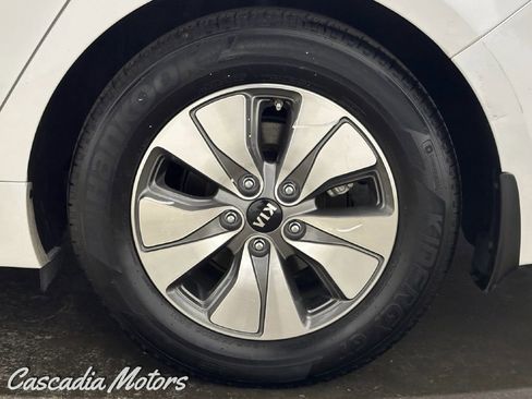Used 2017 Kia Optima Premium FWD image 27