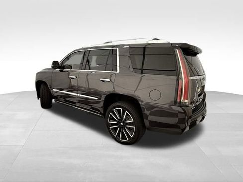 Used 2018 Cadillac Escalade Premium Luxury image 2
