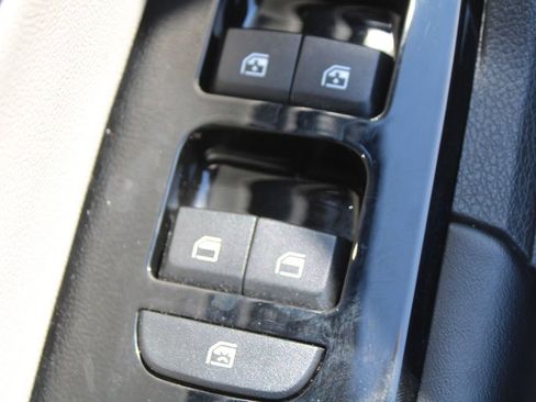 Used 2024 Kia Sportage EX image 18