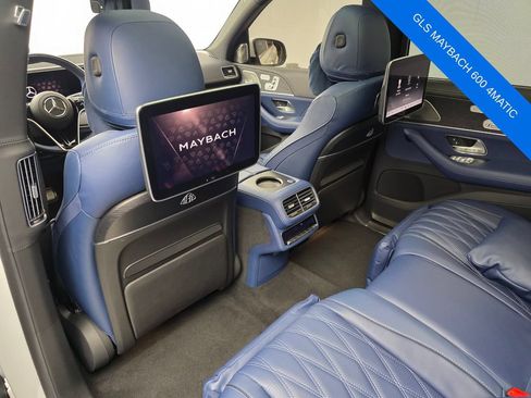 Used 2026 Mercedes-Benz Maybach GLS 600 4MATIC image 15