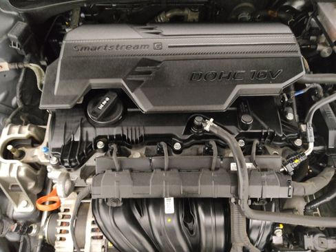 Used 2023 Hyundai Elantra SEL image 30