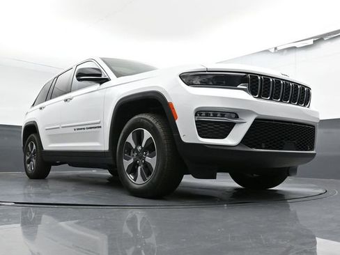Used 2022 Jeep Grand Cherokee Limited 4xe w/ Luxury Tech Group II AWD/4WD image 49