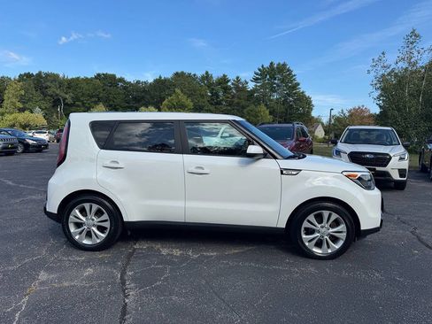 Used 2016 Kia Soul + image 11