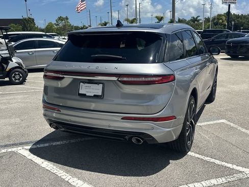 Certified 2024 Lincoln Corsair Grand Touring AWD/4WD image 7