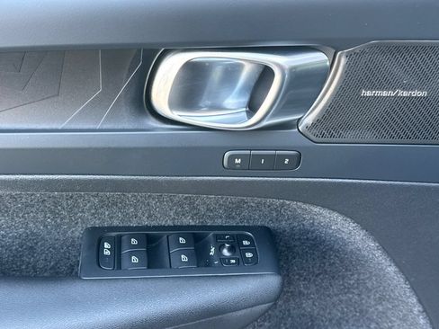 Used 2023 Volvo C40 P8 Recharge Ultimate AWD/4WD image 10