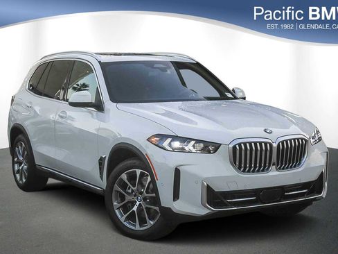 New 2026 BMW X5 sDrive40i image 1