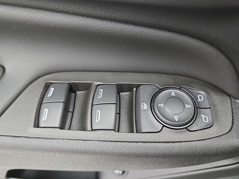 Used 2024 Chevrolet Equinox LT image 28