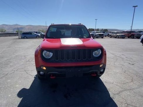 Used 2017 Jeep Renegade Trailhawk AWD/4WD image 3