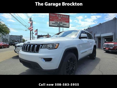 Used 2018 Jeep Grand Cherokee Laredo AWD/4WD image 1