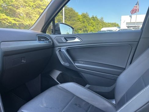 Certified 2021 Volkswagen Tiguan SE FWD image 26