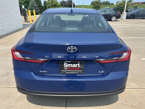 Used 2025 Toyota Camry LE FWD image 5