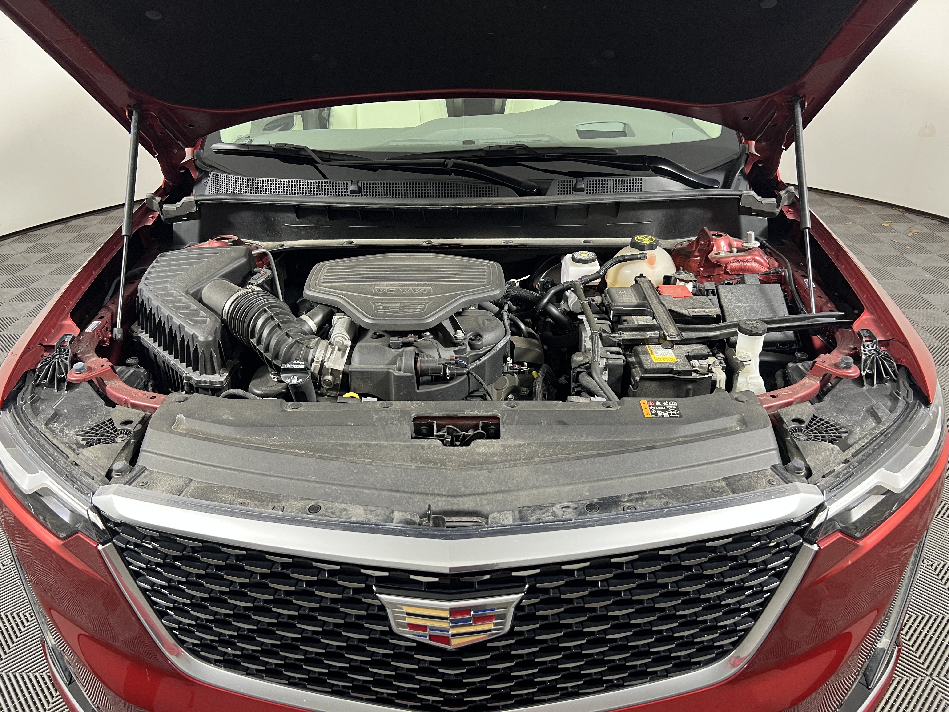 Used 2024 Cadillac XT6 Premium Luxury w/ Technology Package FWD image 20