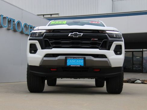 Used 2023 Chevrolet Colorado Z71 w/ Advanced Trailering Package image 3