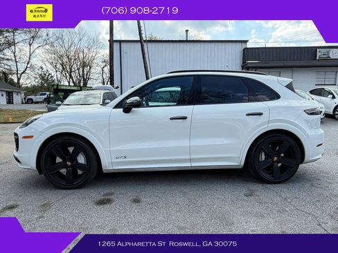 Used 2021 Porsche Cayenne GTS image 3