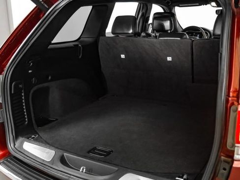 Used 2018 Jeep Grand Cherokee Limited image 46