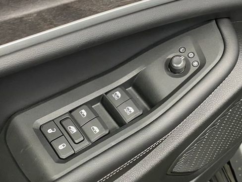 New 2025 Jeep Grand Cherokee L Limited w/ Black Appearance Package image 31