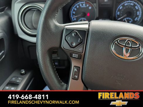 Used 2018 Toyota Tacoma TRD Sport image 30