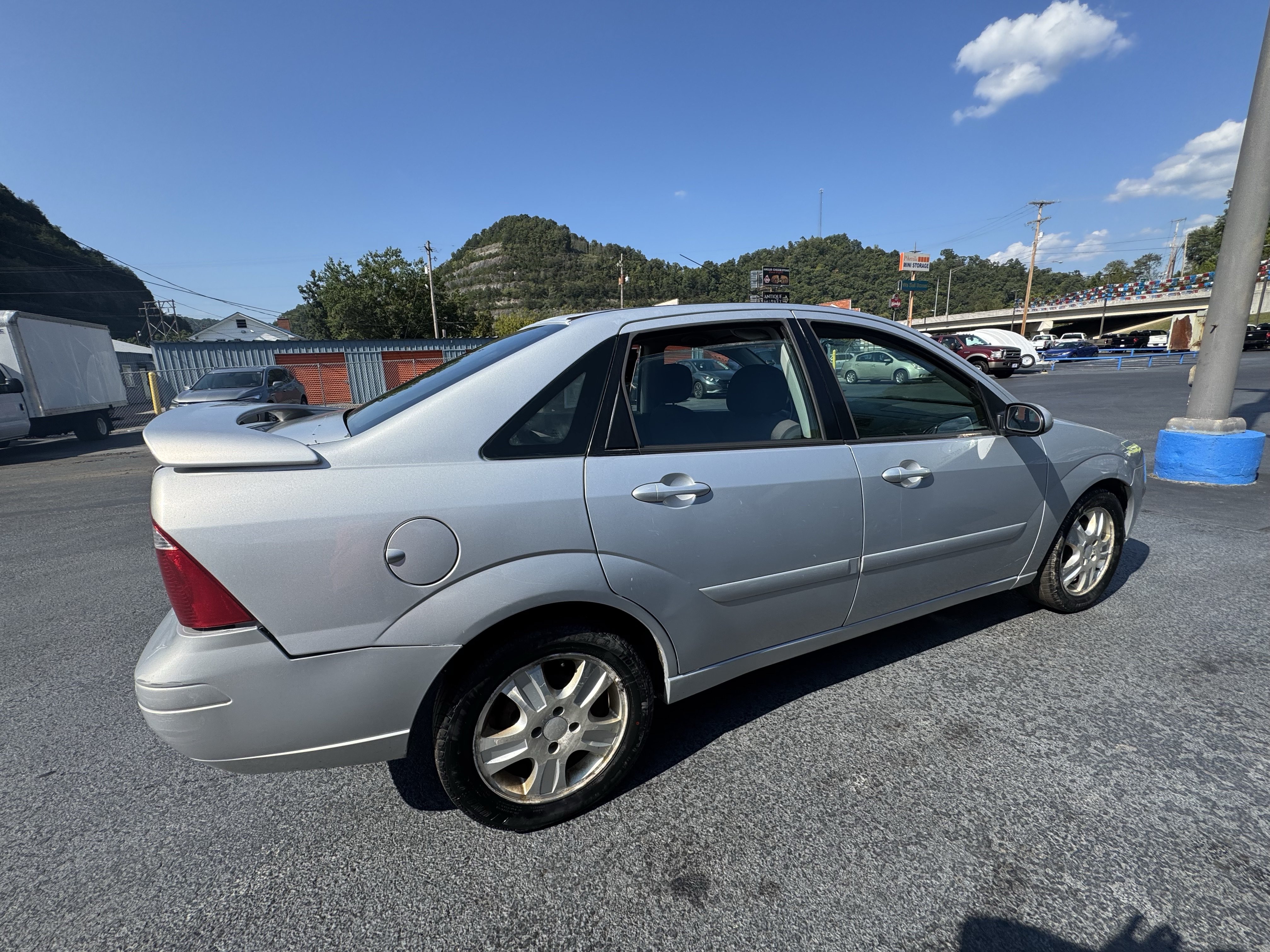 Used 2006 Ford Focus ST FWD image 8