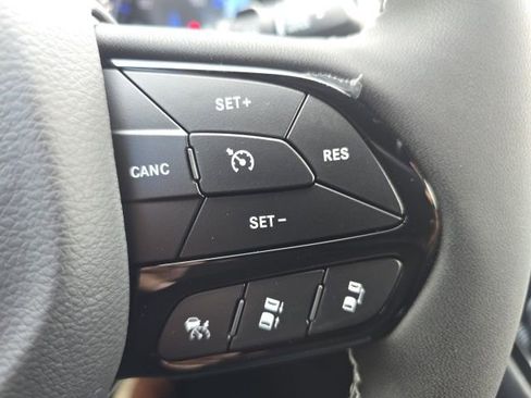 New 2026 Chrysler Pacifica Select AWD/4WD image 20