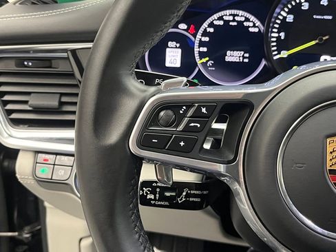 Used 2019 Porsche Panamera 4 image 12