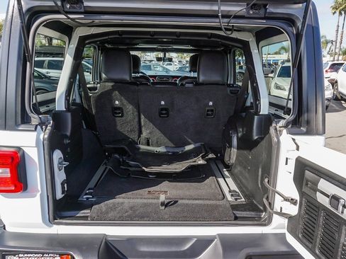 Used 2018 Jeep Wrangler Unlimited Rubicon image 24
