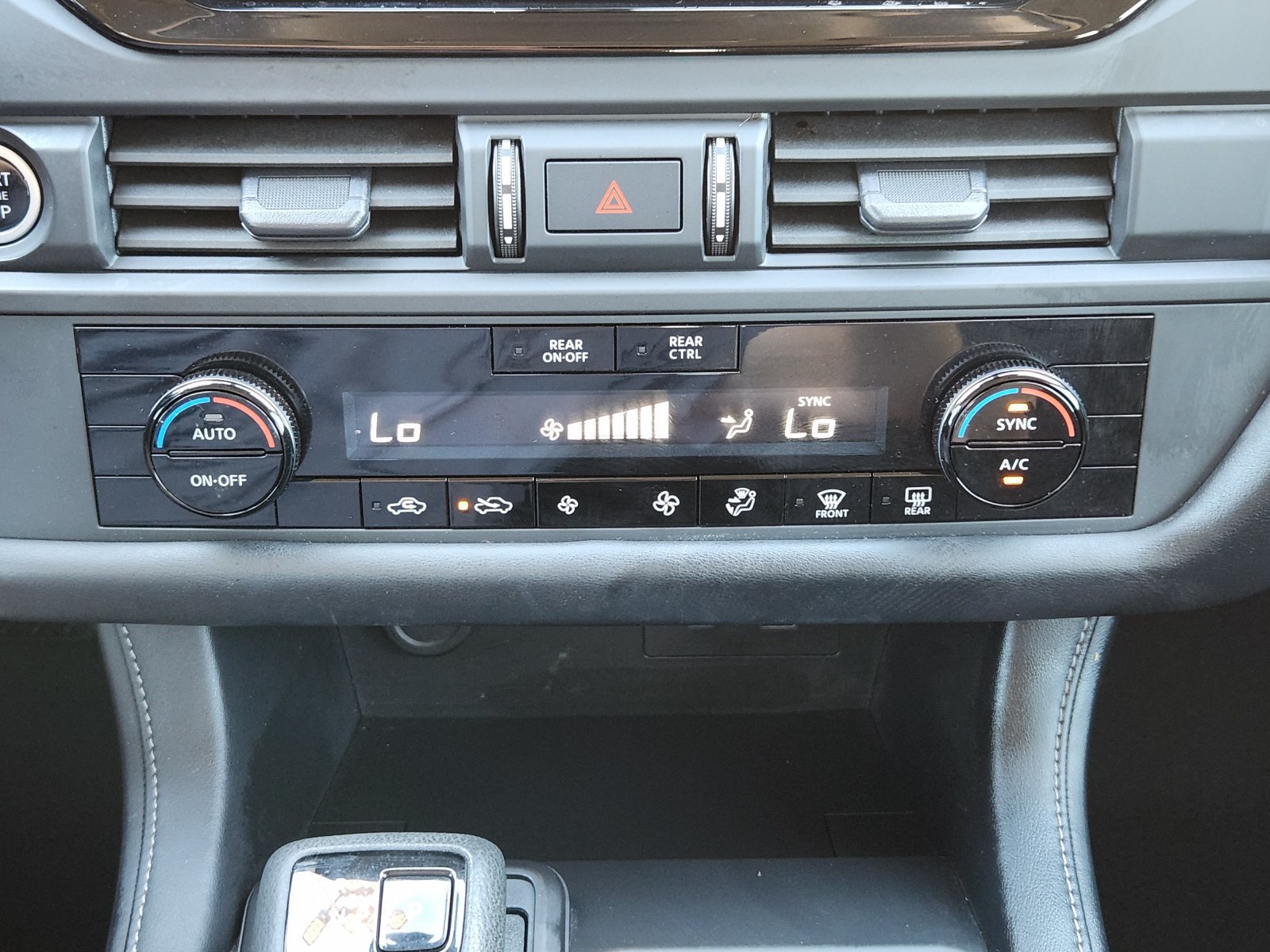 Used 2024 Nissan Pathfinder S FWD image 25