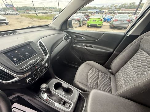 Used 2019 Chevrolet Equinox LT image 18