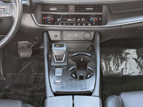 Used 2023 Nissan Rogue SV w/ SV Premium B Package image 20