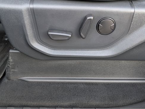 Used 2022 Ford F250 Lariat w/ Black Appearance Package image 20