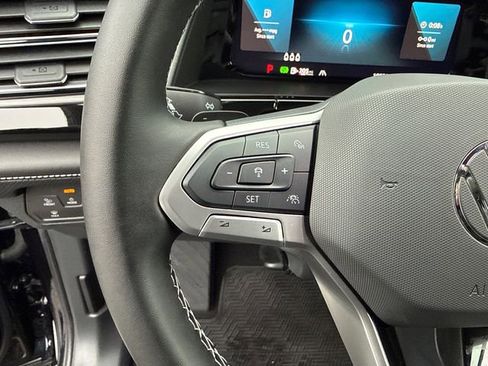 Certified 2025 Volkswagen Atlas Cross Sport SE image 15