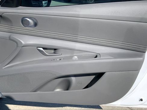 Used 2025 Hyundai Elantra Sport image 20