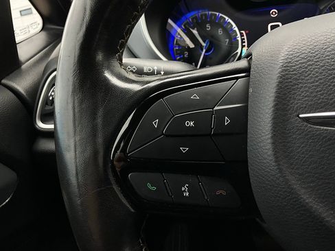 Used 2020 Chrysler Pacifica Touring-L Plus w/ S Appearance Package image 38