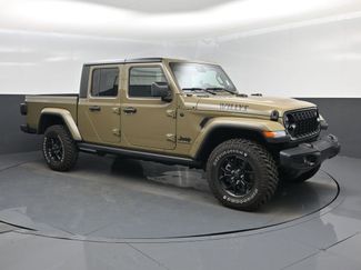 Used 2025 Jeep Gladiator Willys video 1
