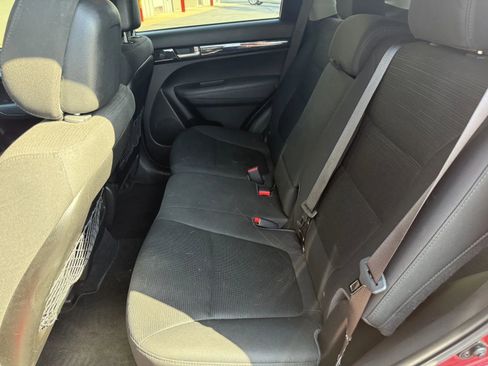 Used 2014 Kia Sorento LX FWD image 9