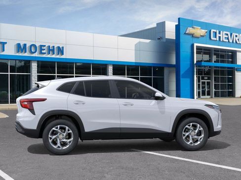 New 2026 Chevrolet Trax LS w/ LS Convenience Package FWD image 5