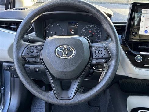 Used 2025 Toyota Corolla LE image 18