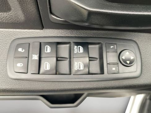 Used 2017 RAM 3500 Tradesman w/ Chrome Appearance Group image 17