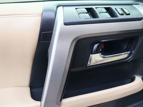 Used 2017 Toyota 4Runner SR5 image 37