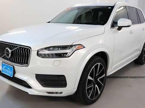 Used 2020 Volvo XC90 T6 Momentum w/ Protection Package Premier AWD/4WD image 3